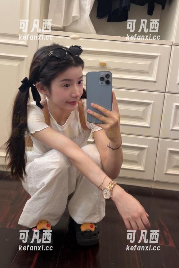 Habin夏彬 (하빈)VVVIP周日下午写真集丰富上线，快来下载一起感受艺术之美！.txt